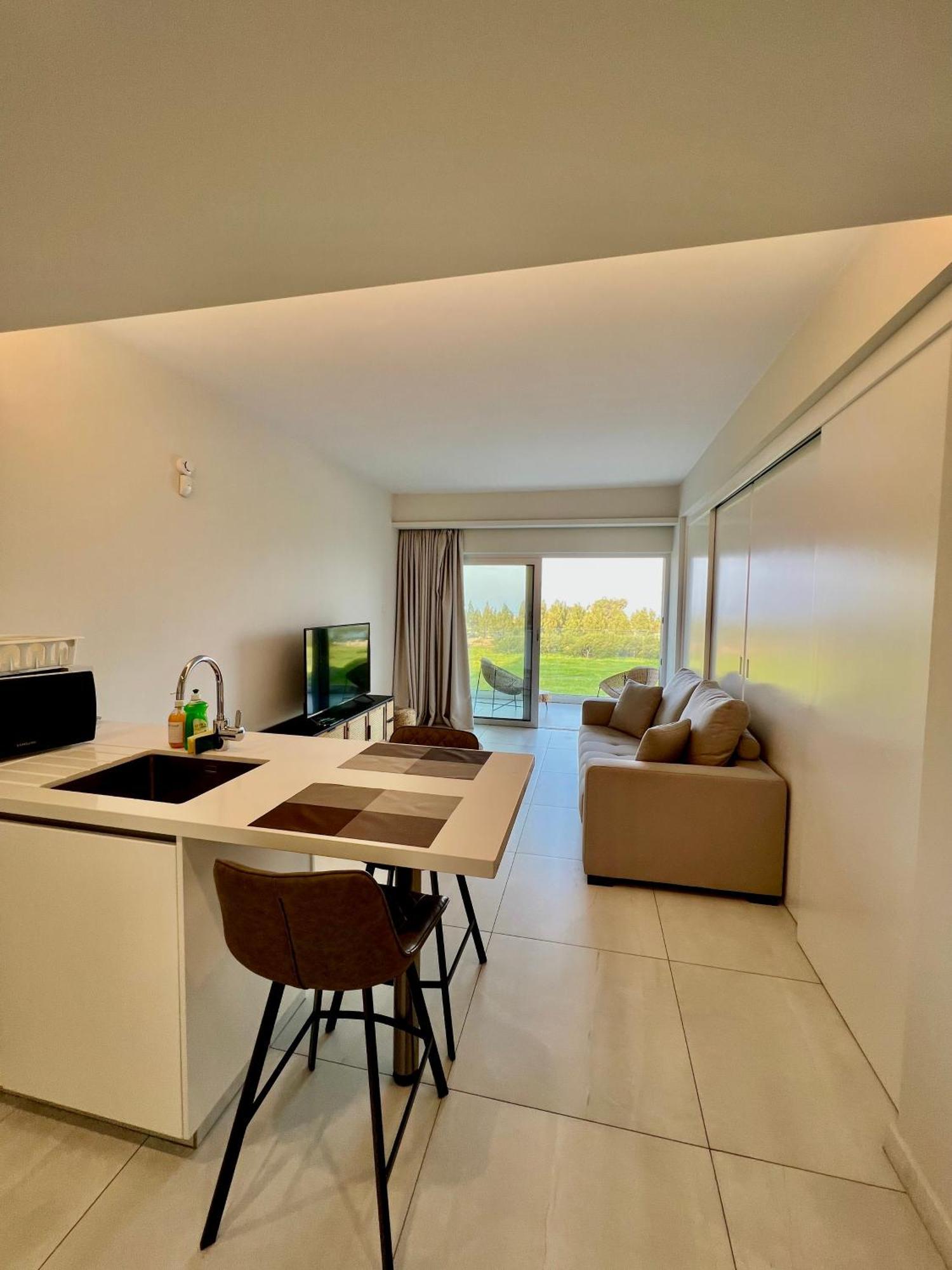 Emerald Suites Protaras Luaran gambar