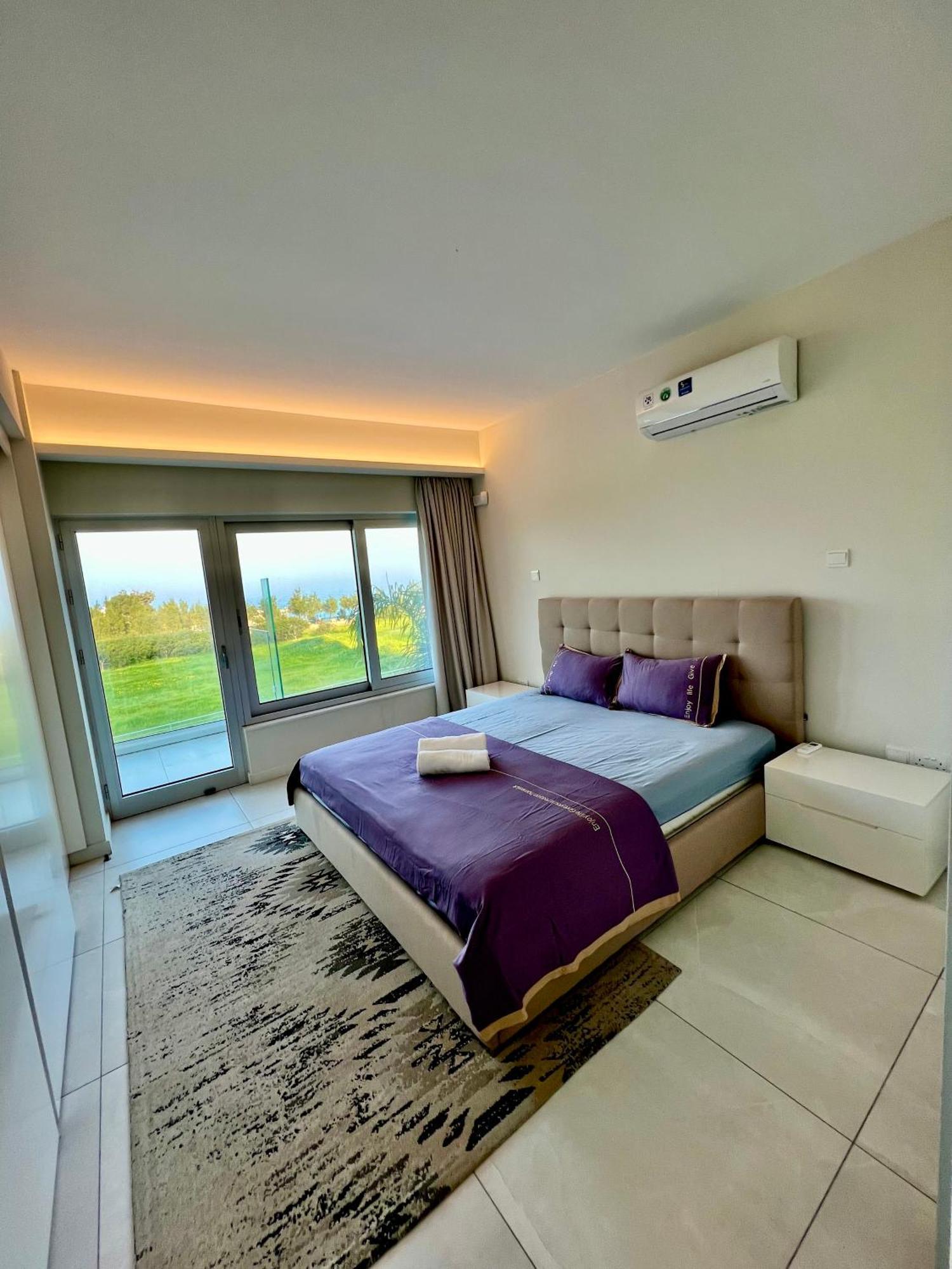 Emerald Suites Protaras Bilik gambar