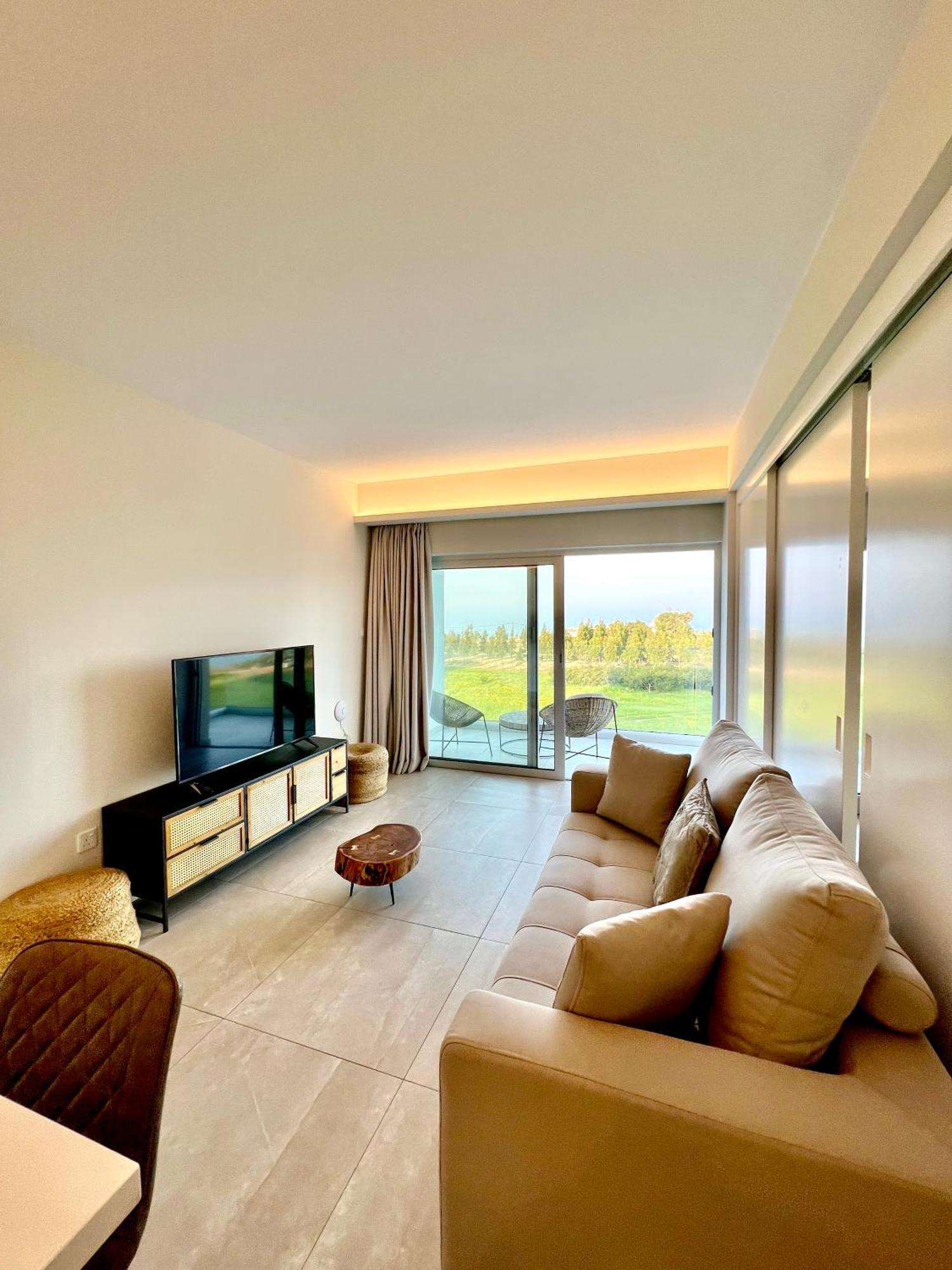 Emerald Suites Protaras Luaran gambar